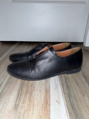 Spring Step Black Leather Slip On Flat Shoes Black Women Sz 6.5 / 37.
